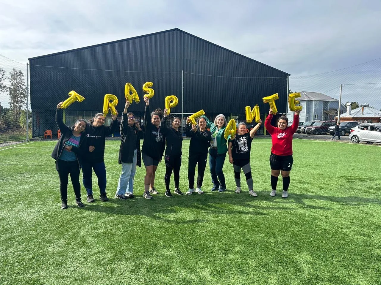 Actividad y encuentro grupal en Club Bahía Sports