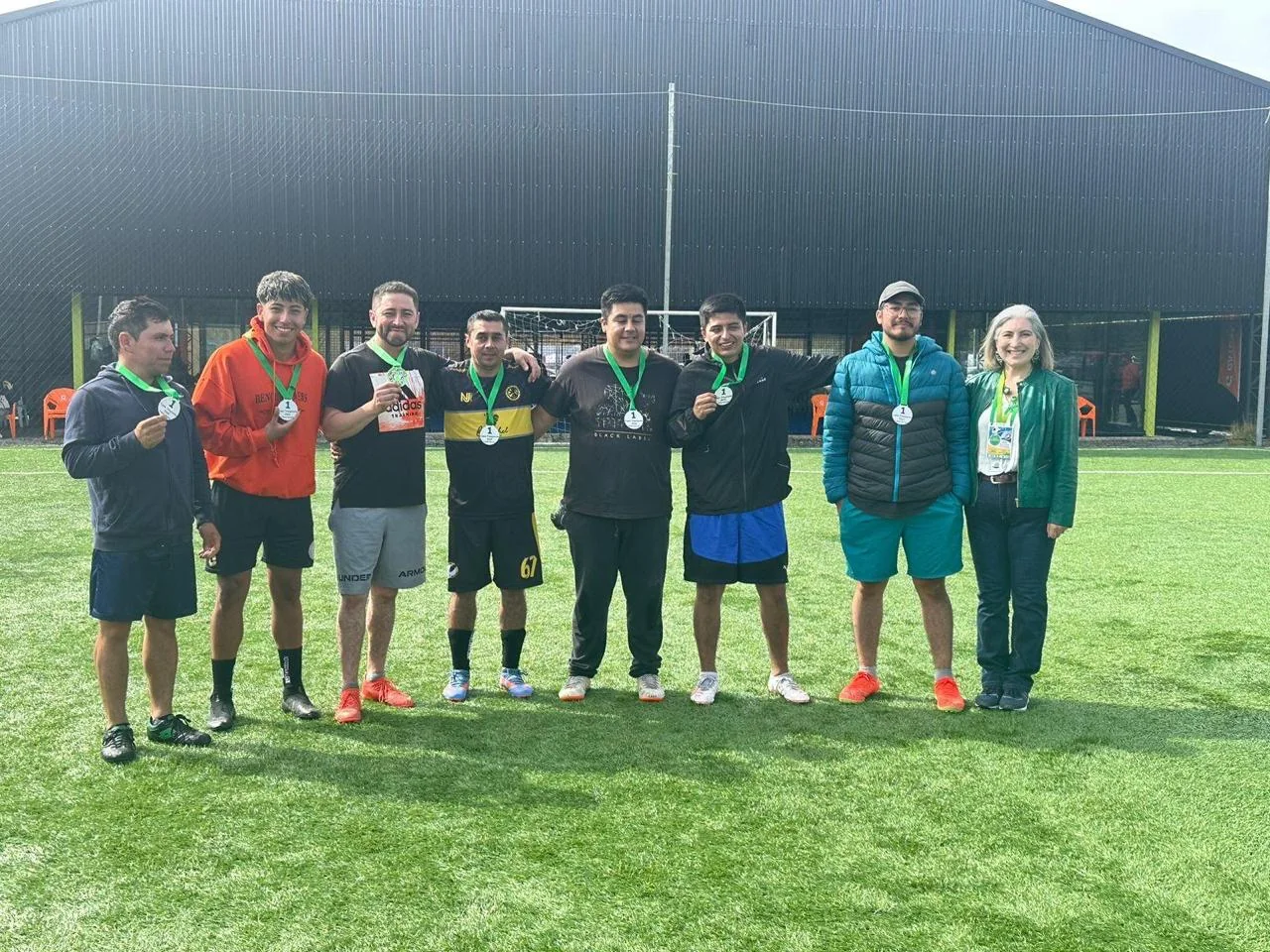 Actividad y encuentro grupal en Club Bahía Sports
